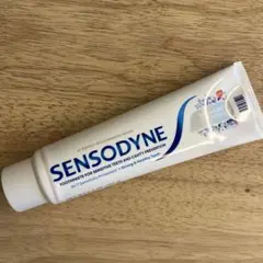 【新品未開封】SENSODYNE  センソダイン ホワイトニング歯磨き粉