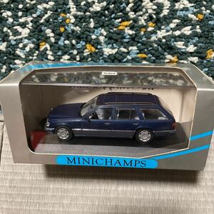 Mercedes-Benz Eクラスワゴン　MINICHAMPS 1/43