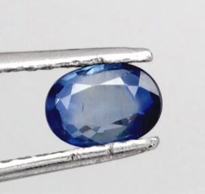 VVS 天然ブルーサファイア 0.75 Ct カラット