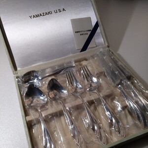 YAMAZAKI ペアディナーセット 8pcs テーブルナイフ フォーク スプーン＆デザートスプーン ストロベリー 苺 カトラリー yamaco / 山崎金属