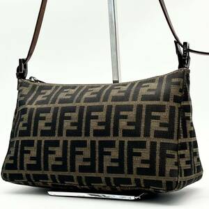 ●美品●FENDI フェンディ アクセサリーポーチ ミニバッグ ハンドバッグ ワンショルダー ズッカ 肩掛け可 キャンバス レザー 茶 カーキ