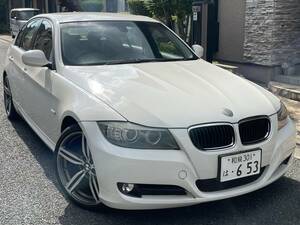 ★★BMW320iE90後期型★希少マフラー4本だし★黒皮レザーシート★ヒートシート★スペアーキー★純正ナビ★人気のアルピンホワイト★ETC★★