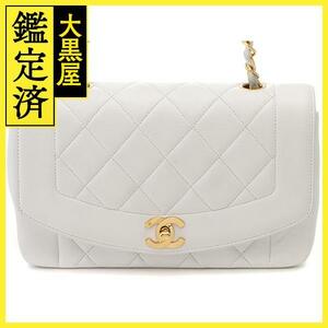 CHANEL　シャネル　ダイアナフラップ　マトラッセ　チェーンショルダー　ホワイト/GP シープ【432】2148103595059