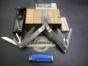 ナイフ　レザーマン　　LEATHERMAN 　 オリジナル革製キャリーケースで箱入り　（－－－）