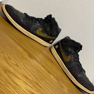 【希少★レア】NIKE AIR JORDAN 1 RETRO MID [BLACK/Opening DAY Pack] (325514-012) ナイキ　エアジョーダン1 ブラック スニーカー バスケ