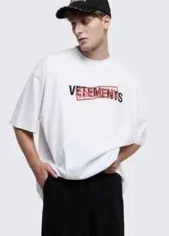 VETEMENTS Confidential ロゴTシャツ