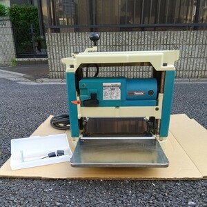 ※引き取り限定です。！！！　★値下げ55000円★　2012NB　MAKITA　マキタ　自動カンナ　かんな