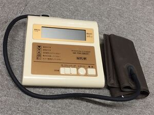 N 家電6】デジタル血圧計 UA-735 タケダメディカル 自動加圧 ながいき 乾電池式 収納箱あり 器具 検査 測定 健康診断 ※通電のみ確認 現状