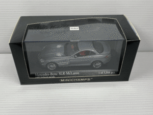 ミニチャンプス Mercedes-Benz SLR-Mclaren 2003 [Dark silver] 1:43スケール