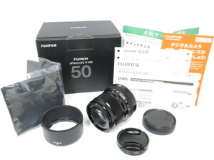 【 極美品 使用感ほぼない 】FUJIFILM XF 50mm F2 R WR レンズ フード 元箱付 フジフイルム 元箱付 [管FJ3407]