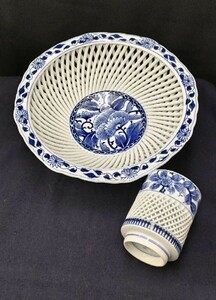 1円～スタート【中古】有田焼 白磁網目焼 西浦琴峰作 菓子器 網目透かし鉢 ＆ 湯呑みセット 染付 牡丹 ※共箱なし【保管品】80