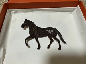 エルメス プティアッシュ 馬