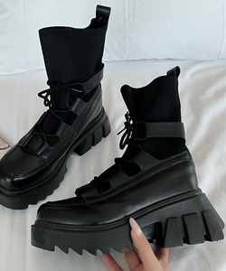 「Shoes in Closet」 ショートブーツ S ブラック レディース