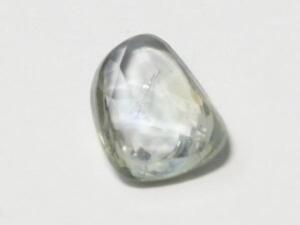 変型ローズカット サファイヤ 重さ1.02ct 大きさ約7.7x5.6x2.5mm