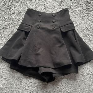 バックジップペプラムフリルハイウエストキュロット黒☆美品6