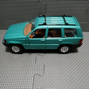 マジョレット「1/24 Jeep Grand Cherokee」ジープ　グランドチェロキー ミニカー　majorette