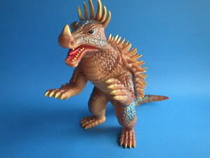 マーミット　世紀の大怪獣シリーズ 　アンギラス　２ダイメ　１９７２　２００５年金型　全高約２２㎝　中古品　原型　ヤマダマサミ氏