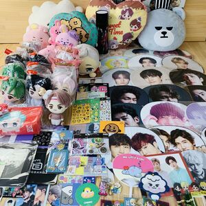 AAH43823 まとめ売り BTS 防弾少年団 RM SUGA JIN J-Hope Jimin V JUNG KOOK ぬいぐるみ うちわ キーホルダー クッション カード