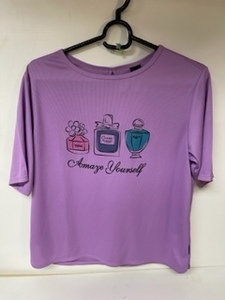 55★DRY　UVCARE　パフュームプリントシャツ　Tシャツ　　紫　L　カーブス★新品　【定価3.300】