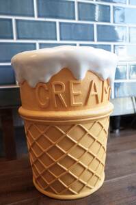 新品　アイスクリーム　椅子　イースね　チェア　アメリカン　店舗　ディスプレイ　ソフトクリーム