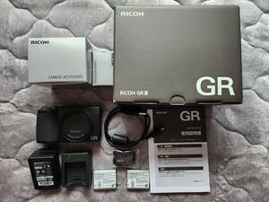 ■極美品■ RICOH リコー GR III デジタルカメラ APS-Cサイズ大型CMOSセンサー搭載 GRIII GR3 元箱 付属品　予備バッテリー付き 超お得