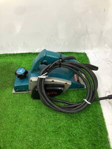 【中古品】★makita(マキタ) 82㎜電気カンナ 1900B　/　ITR36USUDHHW