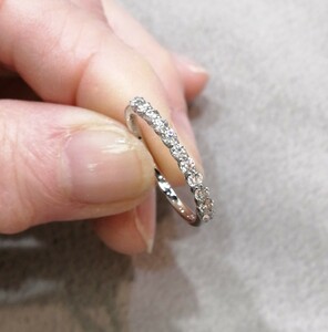 プラチ ダイヤモンド 0.4ct エタニティ リング 一文字デザイン