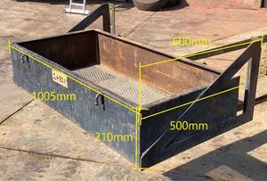『24821』ツールボックス　収納 工具箱 トラック 大型 　ステイ付き　長さ1005ｍｍ高さ210ｍｍ奥行き500ｍｍ　茨城県