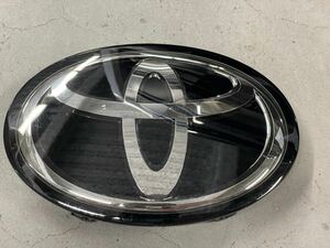 RAV4 純正エンブレム レーダークルーズ用 ミリ波 53141-42030