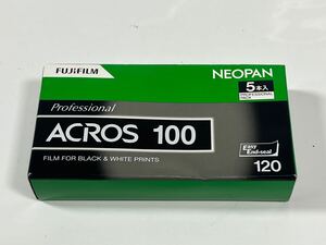 【新品】 FUJIFILM 富士フイルム NEOPAN ネオパン ACROS 100 5本入 黒白ネガフィルム 期限切れ s/n 170016