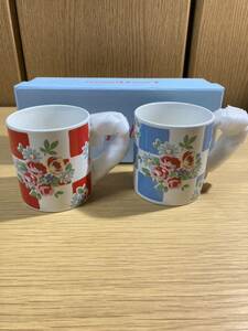 ▼キャスキッドソン≪薔薇 マグカップ 2個≫陶器製 Cath Kidston バラ 赤 青