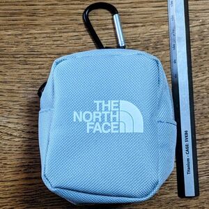 【送料無料1円〜未使用新品】THE NORTH FACE（ザ・ノースフェイス）/ナイロンカラビナミニポーチ グレー 9x7x5.5cm 03