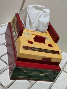 珍品。レア。プライズ非売品！任天堂ファミコン、ディスク型ティッシュケース　四角ボタンデザイン　2004