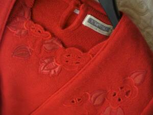 ♪バラの花刺しゅう　アンサンブル　半袖セーター＆カーディガン　カットワーク　きれいな赤　トマツ　