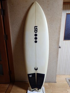 LSD SURFBOARD TWINNY 5`10 EPS 33L 