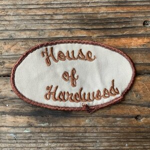 【6.7㎝×11.8㎝】「House of Hardwood」刺繍ワッペン 茶系■ビンテージ オールド レトロ アメリカ古着 雑貨 パッチ モーター系