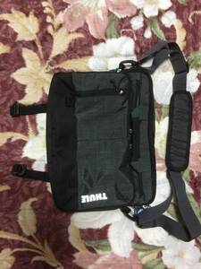 【送料無料】【中古美品】THULE ブリーフケース TSDB-115