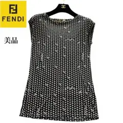 美品　フェンディ FENDI カットソー フレンチスリーブ 半袖 ロゴ 総柄