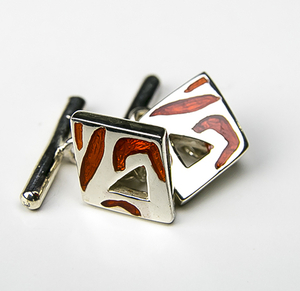 ★カフスボタンシルバーチェーン　ONYX-ART LONDON S114A SILVER CHAIN CUFFS RED　ちょっとこ粋なデザイン