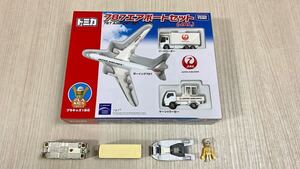 【美品】787エアポートセット（JAL）トミカ ボーイング787マーシャラーカーフードローダープラキッズトミカタウン【おまけトミカ３台つき】