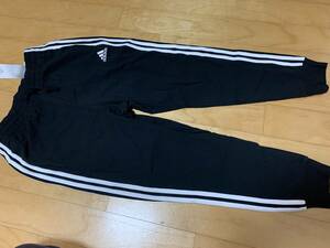 新品●adidas アディダス　エッセンシャルズ スリーストライプス 7/8 パンツ　GR9604●ＯＴレディース 黒ブラック ジャージ スポーツウェア