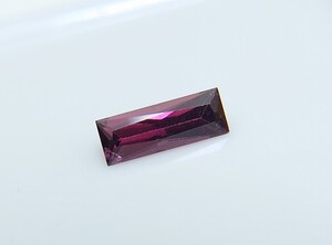 ロードライトガーネット　0.62ct ルース　微細なカケ（LA-6855）