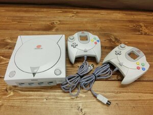 【HR-6851】Dreamcast ドリームキャスト 本体 HKT-3000 ×1 コントローラー HKT-7700 ×2 通電確認済 セガ 東京引取可 現状品【千円市場】