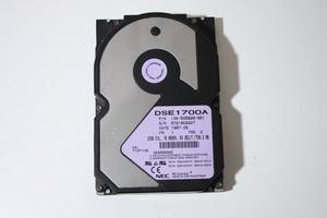 Z526【中古】NEC Corporation DSE1700A 1.7GB 3.5インチHDD IDE