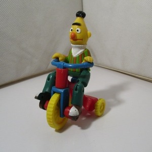 ビンテージ セサミストリート バート Bert トイカー Km031