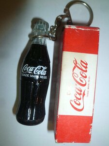 ラスト1点！昭和レトロ！！！コカコーラ ボトル型キーホルダー未使用 元箱付き！！の出品です