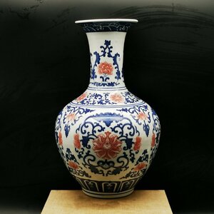 極美品 ！ 青花 花紋 花瓶 花柄 陶磁器 観賞　置物 中国陶磁 収蔵品 鑑賞　中国美術品 景徳鎮 収蔵 コレクションfgcq082