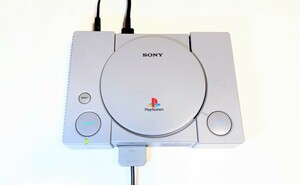 動作品・清掃済み★SONYプレイステーション PS1 デュアルショック本体のみ「SCPH-7000：S KISARAZU」PlayStation：MADE IN JAPAN