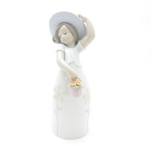 美品 LLADRO リヤドロ 8041「リトル・デイジー」 フィギュリン 陶器人形 オブジェ インテリア 女の子 SY11116G2