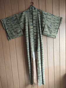 中古 リアル レトロ 松 グリーン 緑 迷彩 金糸 Vintage Kimono green pine trees pattern camouflage cloth 着物 リメイク 生地 和装